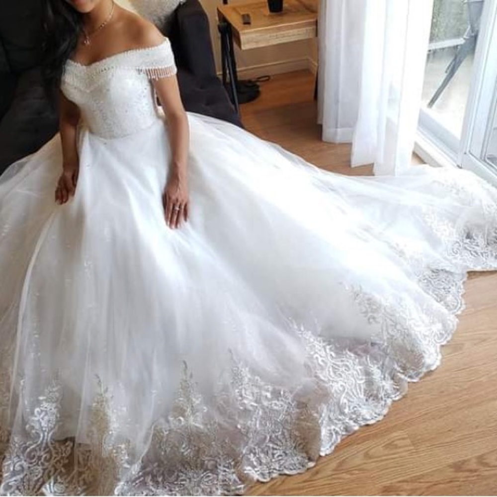 Wedding gown
